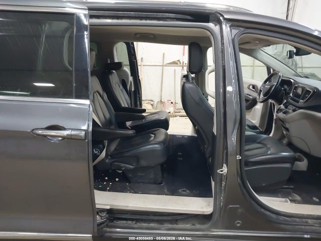 Chrysler Pacifica Touring L