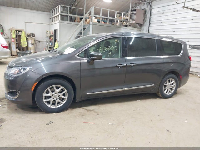 Chrysler Pacifica Touring L