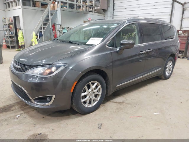 Chrysler Pacifica Touring L