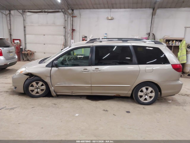 Toyota Sienna Le