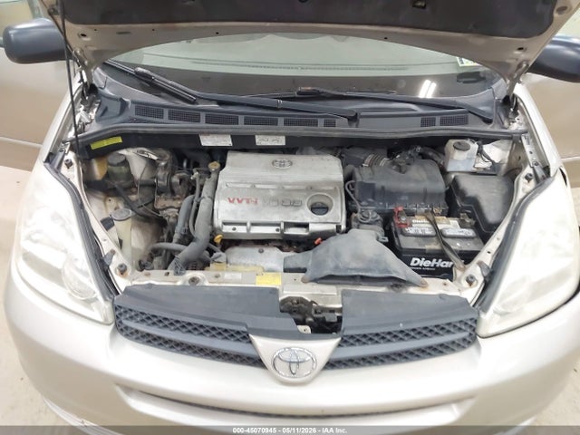 Toyota Sienna Le