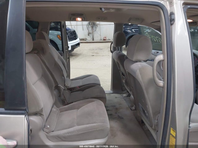 Toyota Sienna Le