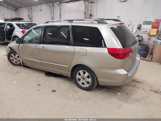 Toyota Sienna Le