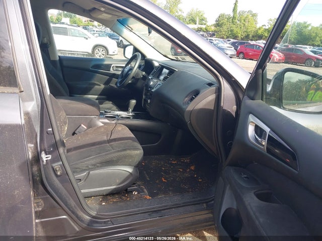 Nissan Pathfinder S