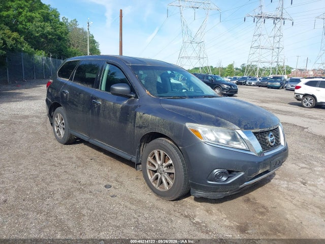 Salvage Nissan Pathfinder Image