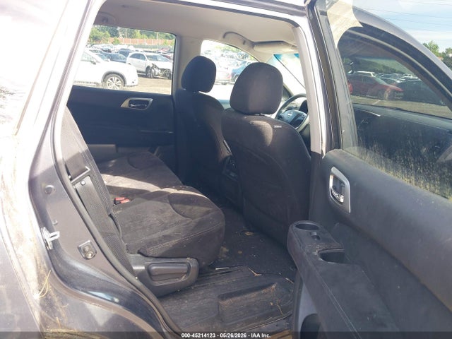Nissan Pathfinder S