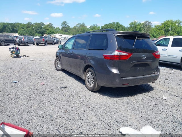 Toyota Sienna Xle 8 Passenger