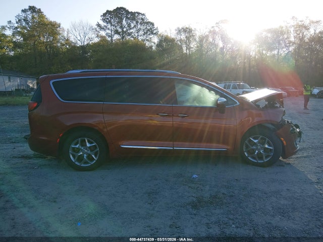 Chrysler Pacifica Limited
