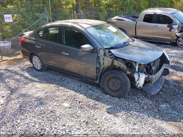 Salvage Nissan Versa Image