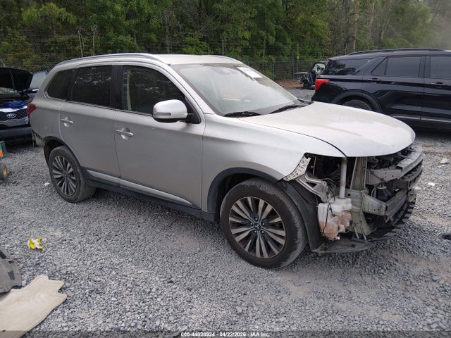 Salvage Mitsubishi Outlander Image