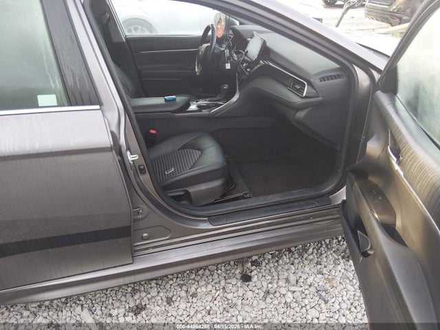 Toyota Camry Se Hybrid