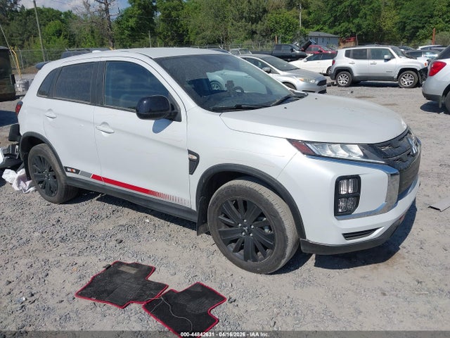 Salvage Mitsubishi Outlander Image