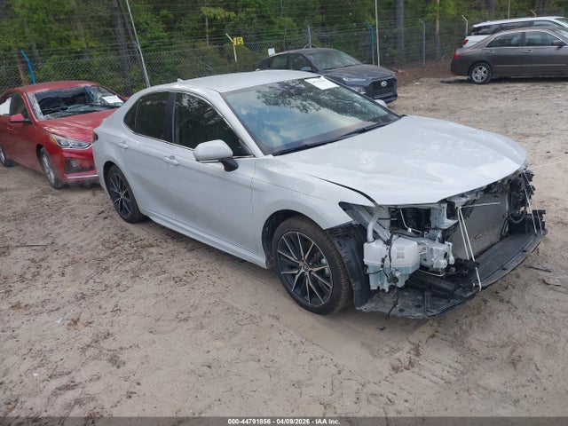 Salvage Toyota Camry Image
