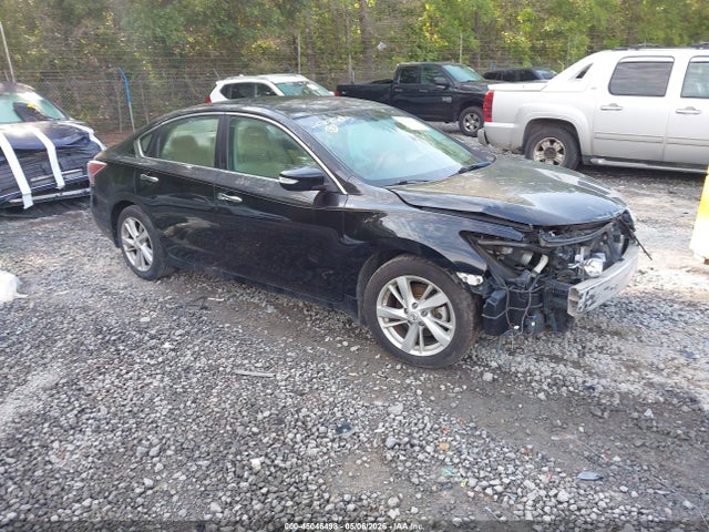 Salvage Nissan Altima Image