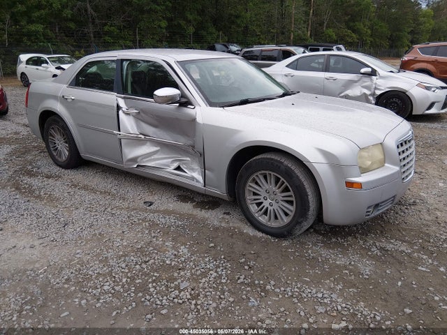 Salvage Chrysler 300 Image