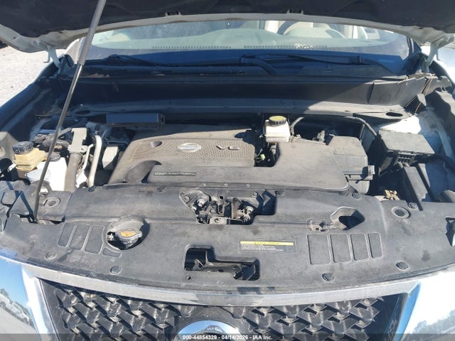 Nissan Pathfinder Platinum