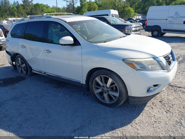 Salvage Nissan Pathfinder Image