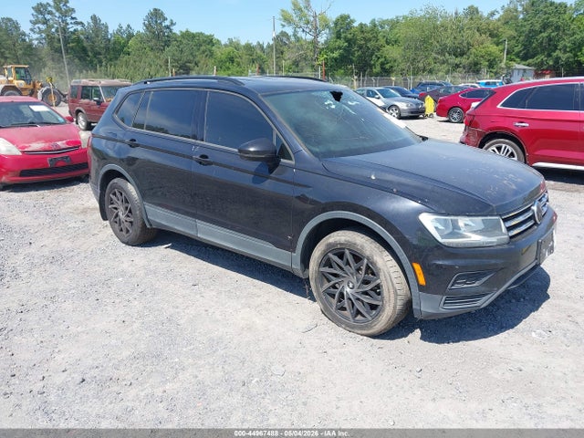 Salvage Volkswagen Tiguan Image