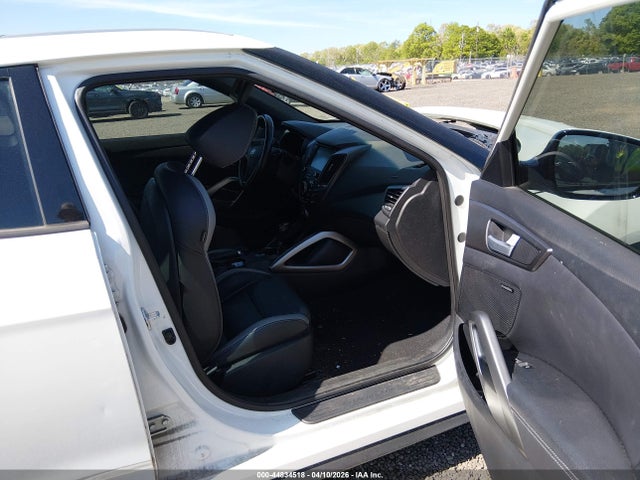 Hyundai VELOSTER Turbo