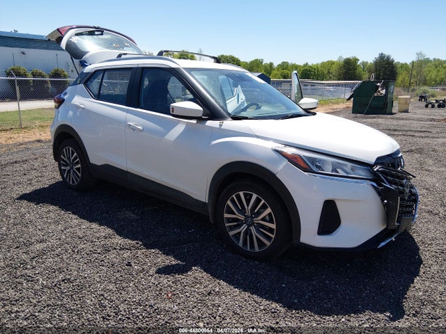 Salvage Nissan Kicks Image