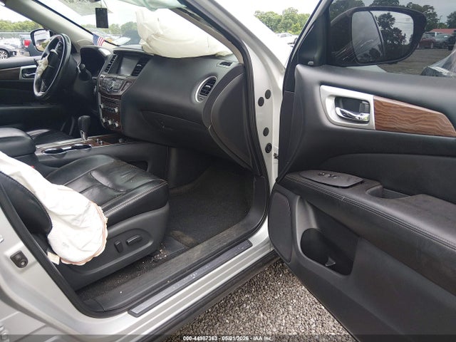 Nissan Pathfinder Platinum