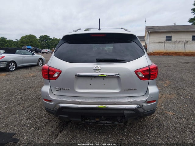 Nissan Pathfinder Platinum