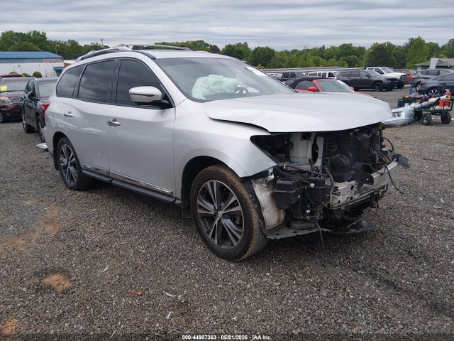 Salvage Nissan Pathfinder Image