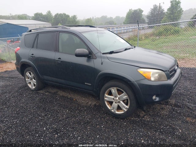 Salvage Toyota RAV4 Image