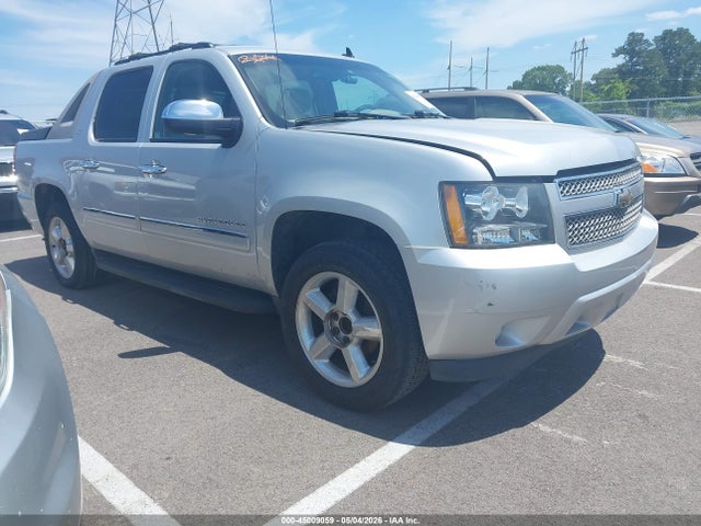 Salvage Chevrolet Avalanche 1500 Image