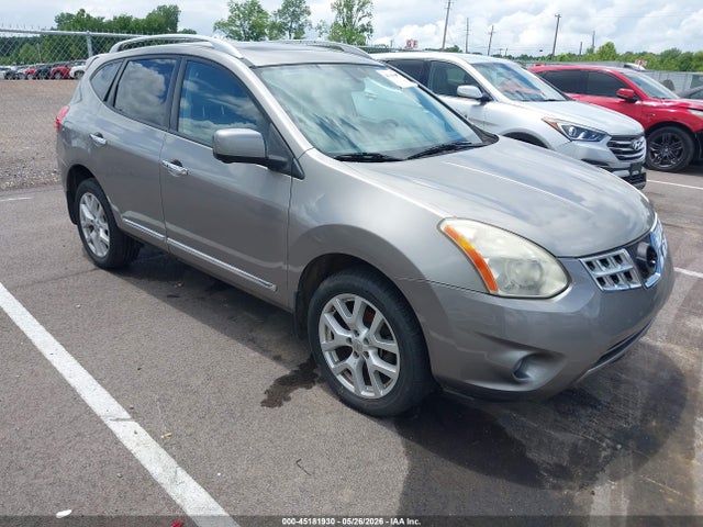 Salvage Nissan Rogue Image