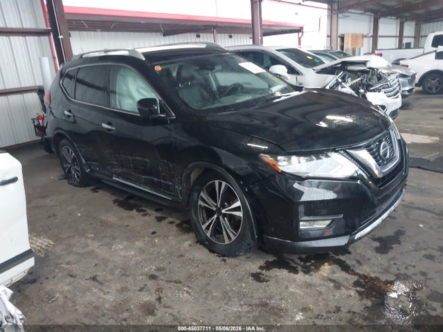 Salvage Nissan Rogue Image