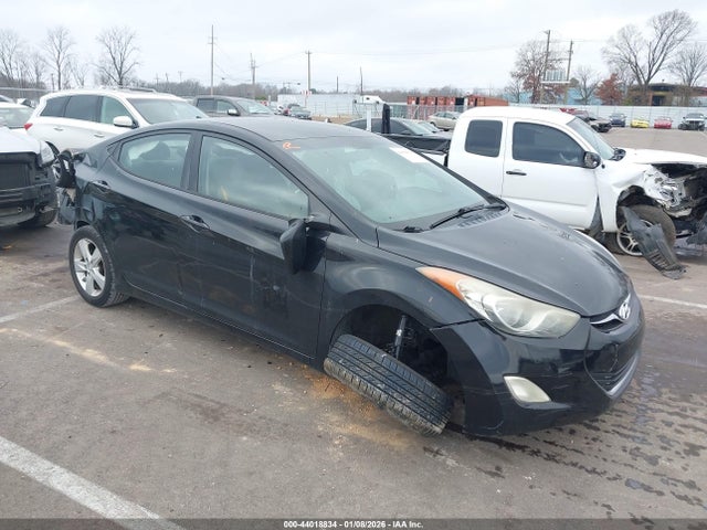 Salvage Hyundai ELANTRA Image