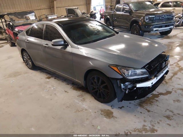 Salvage Hyundai Genesis Image