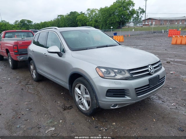 Salvage Volkswagen Touareg Image