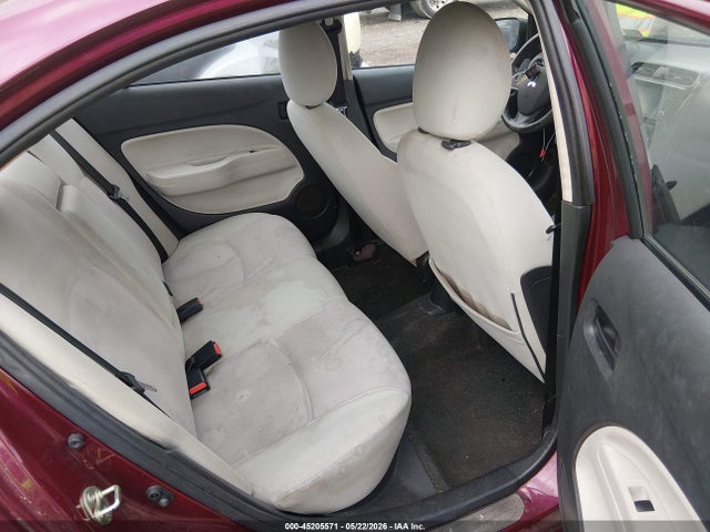 Mitsubishi Mirage Es
