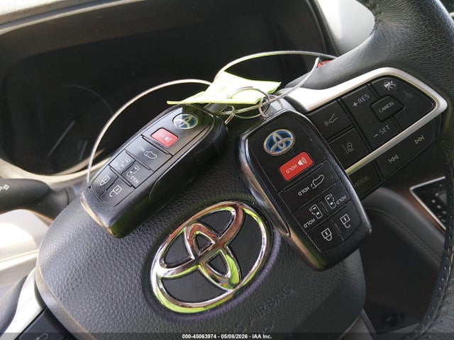 Toyota Sienna Xle