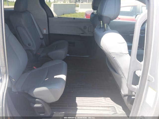 Toyota Sienna Xle