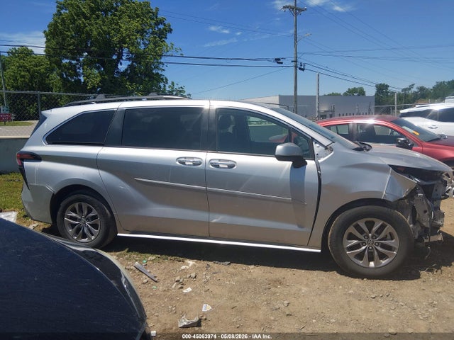 Toyota Sienna Xle