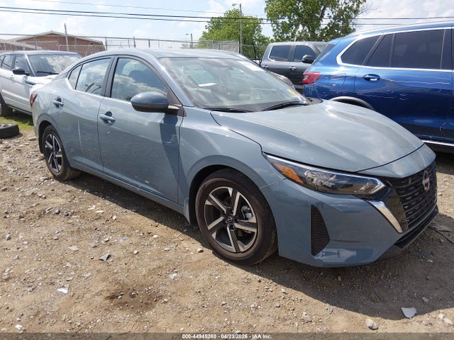 Salvage Nissan Sentra Image