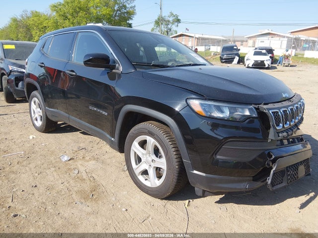Salvage Jeep Compass Image