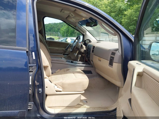 Nissan Titan Sv