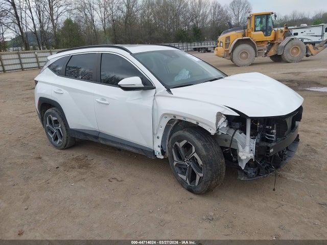 Salvage Hyundai TUCSON Image