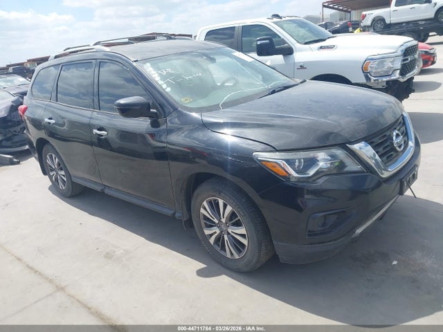 Salvage Nissan Pathfinder Image