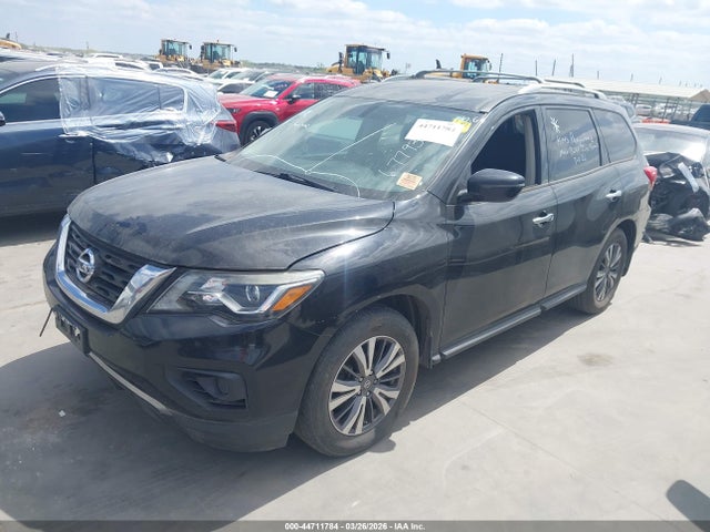 Nissan Pathfinder S