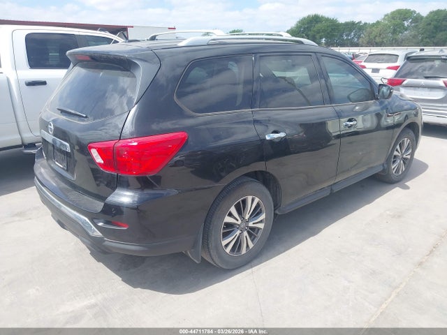 Nissan Pathfinder S