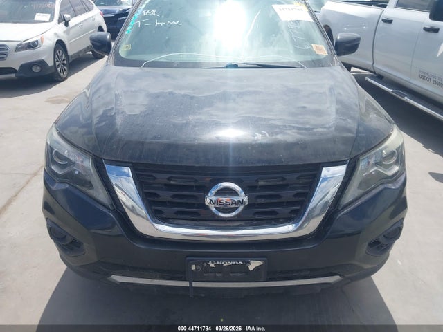 Nissan Pathfinder S