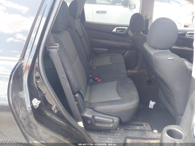 Nissan Pathfinder S