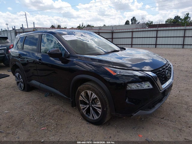 Salvage Nissan Rogue Image