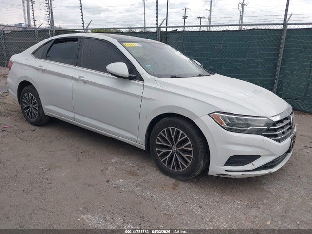 Salvage Volkswagen Jetta Image