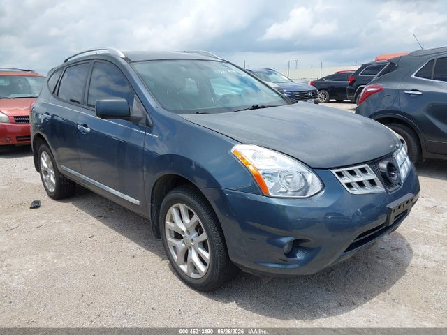 Salvage Nissan Rogue Image